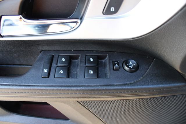 Used 2017 Chevrolet Equinox Premier w/ Enhanced Convenience Package AWD/4WD image 11