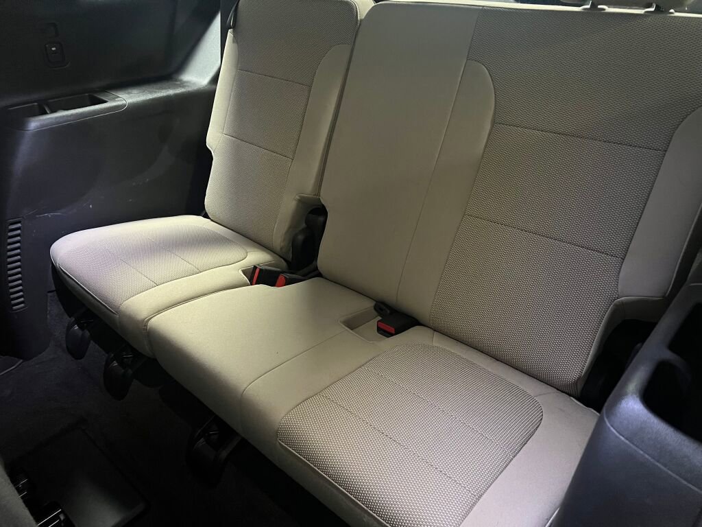 Used 2022 Chevrolet Traverse LS image 7