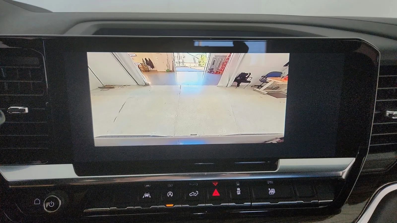 Used 2025 Chevrolet Silverado 1500 LT image 41