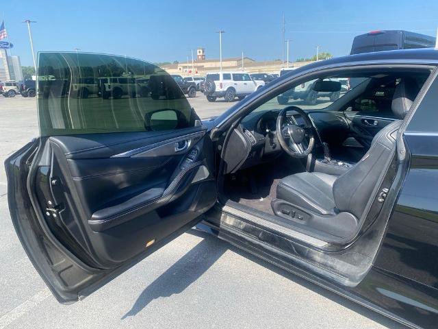 Used 2018 INFINITI Q60 3.0t Luxe w/ Sensory Package 3.0T Luxe AWD/4WD image 10