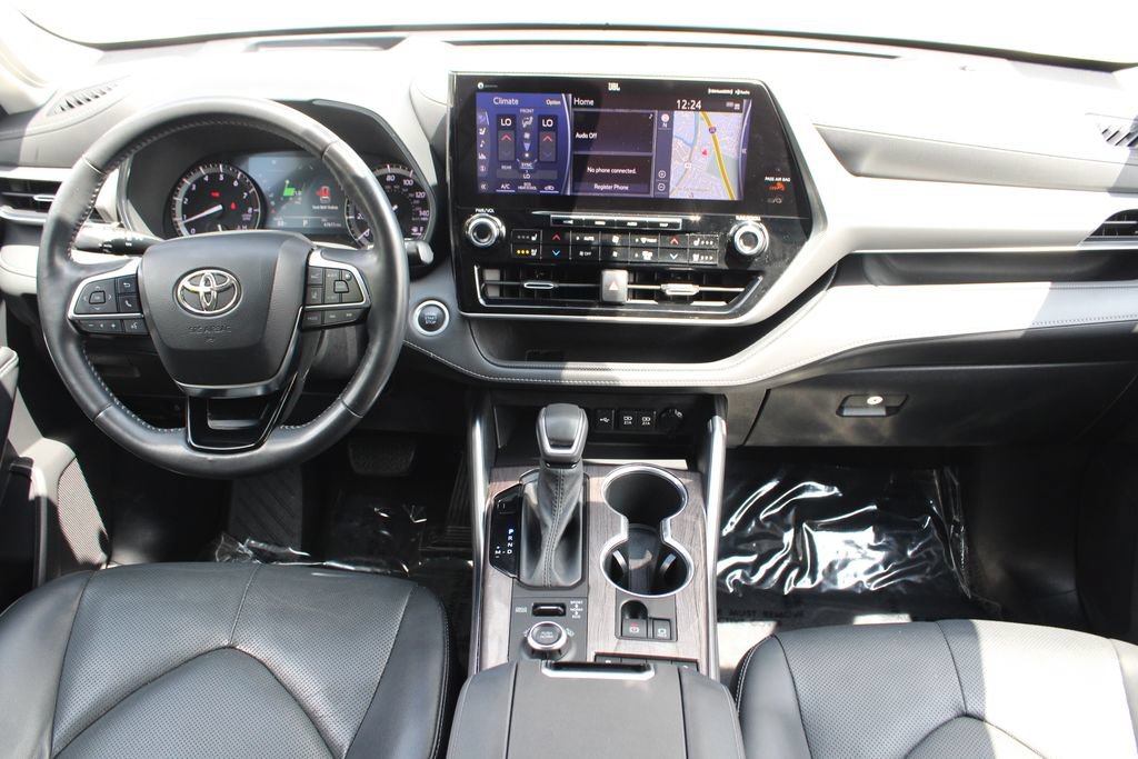 Used 2021 Toyota Highlander Platinum AWD/4WD image 19