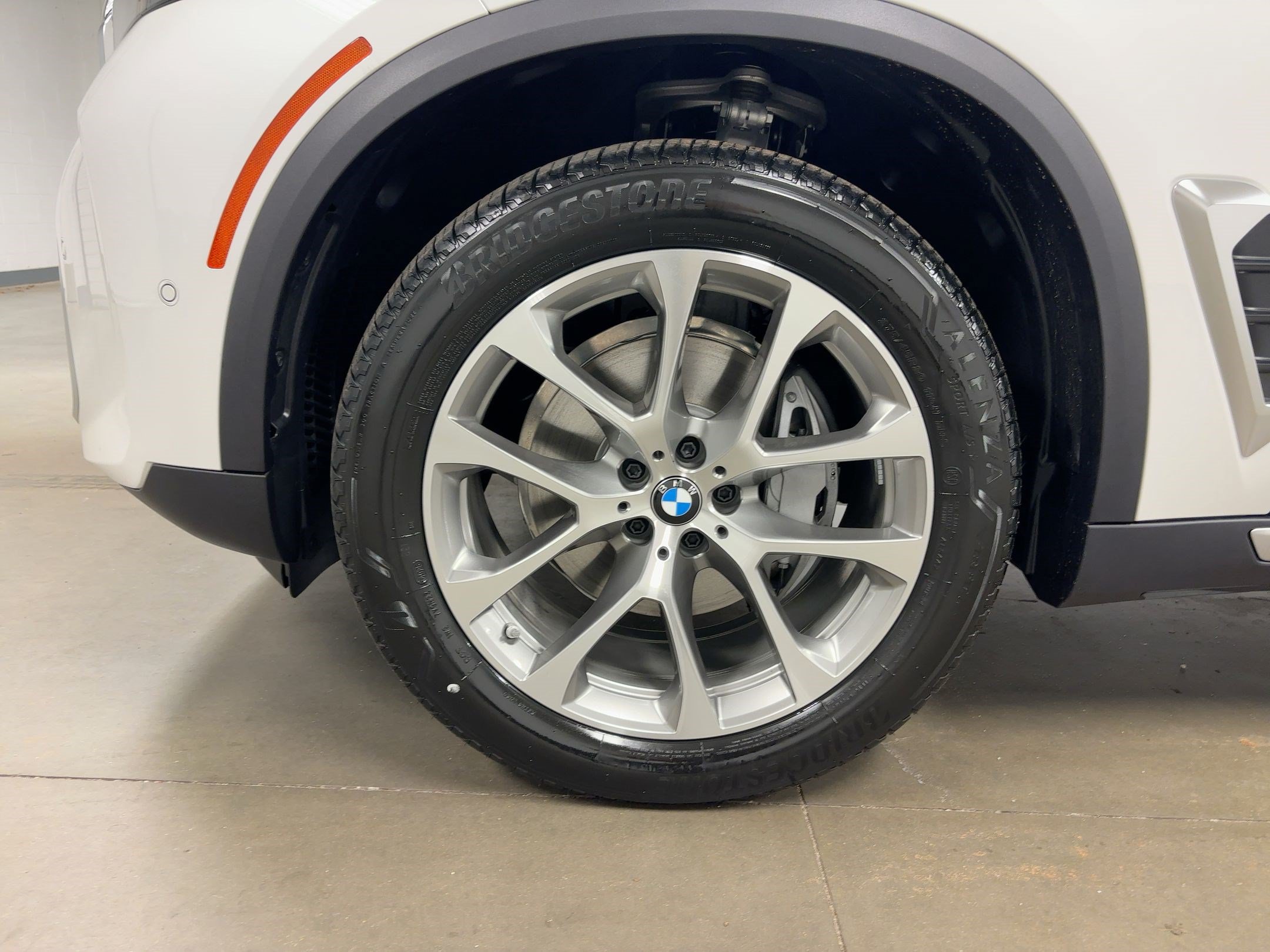 New 2026 BMW X5 sDrive40i w/ Premium Package RWD image 11