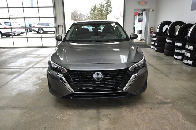 Used 2024 Nissan Sentra SV FWD image 2