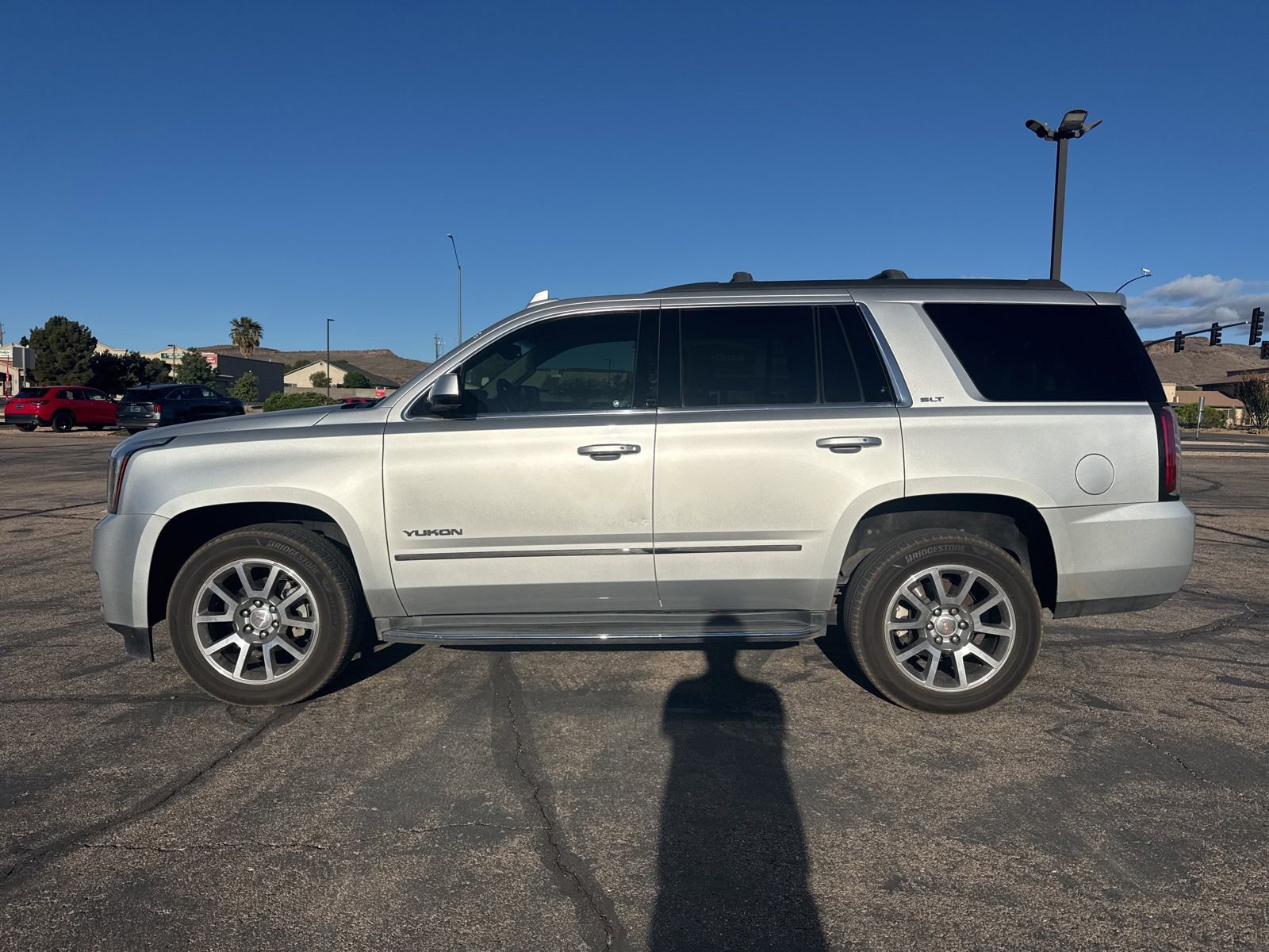 Used 2017 GMC Yukon SLT w/ Premium Edition image 2