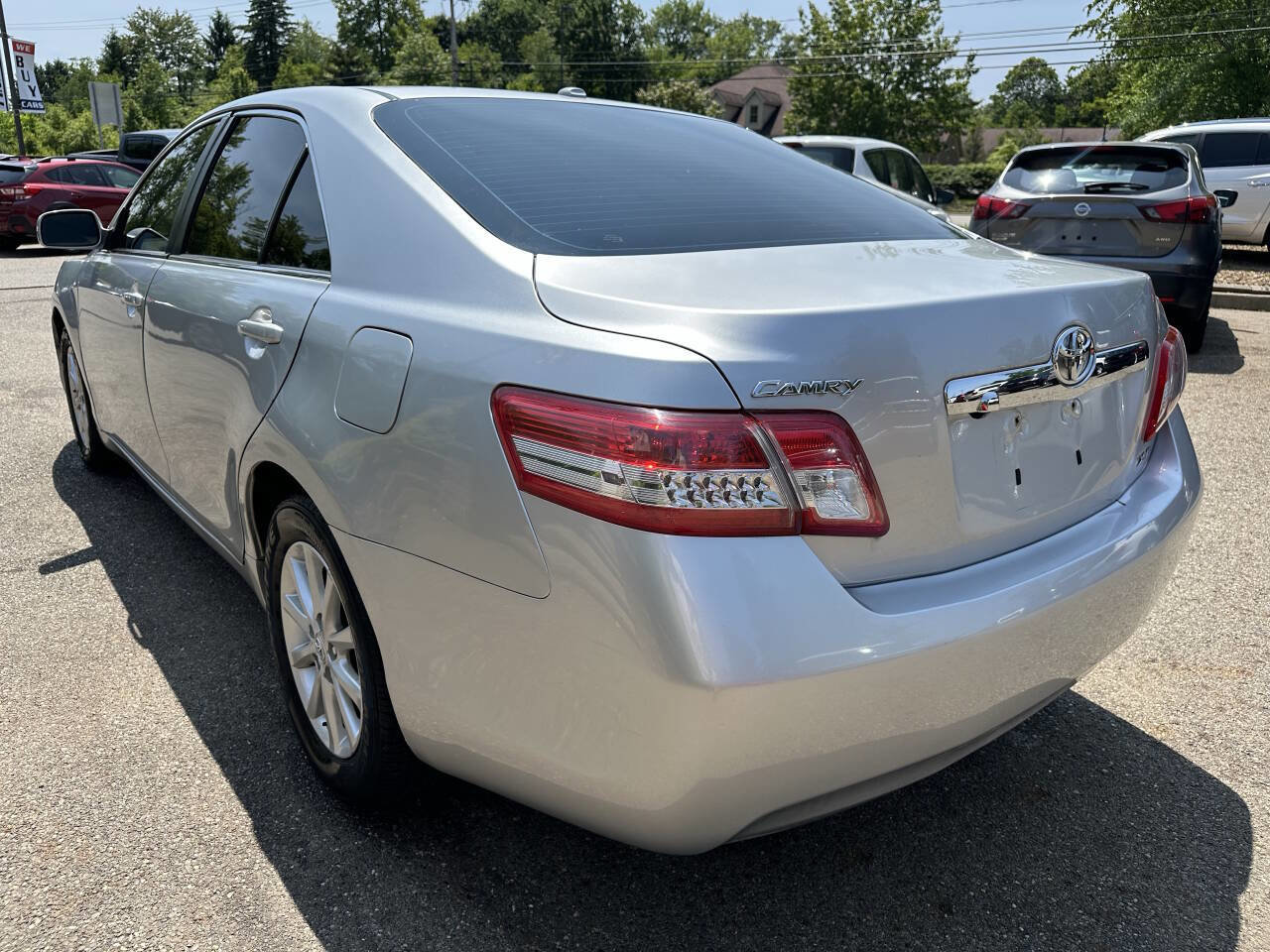 Used 2010 Toyota Camry LE FWD image 4