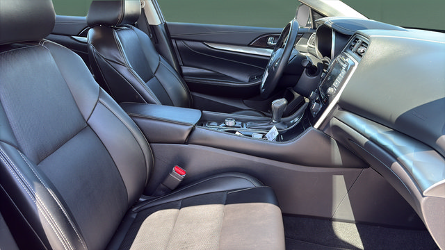 Used 2023 Nissan Maxima SV w/ Floor Mat Group FWD image 24