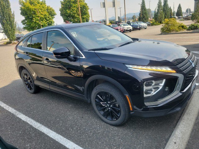 Used 2023 Mitsubishi Eclipse Cross LE AWD/4WD image 3