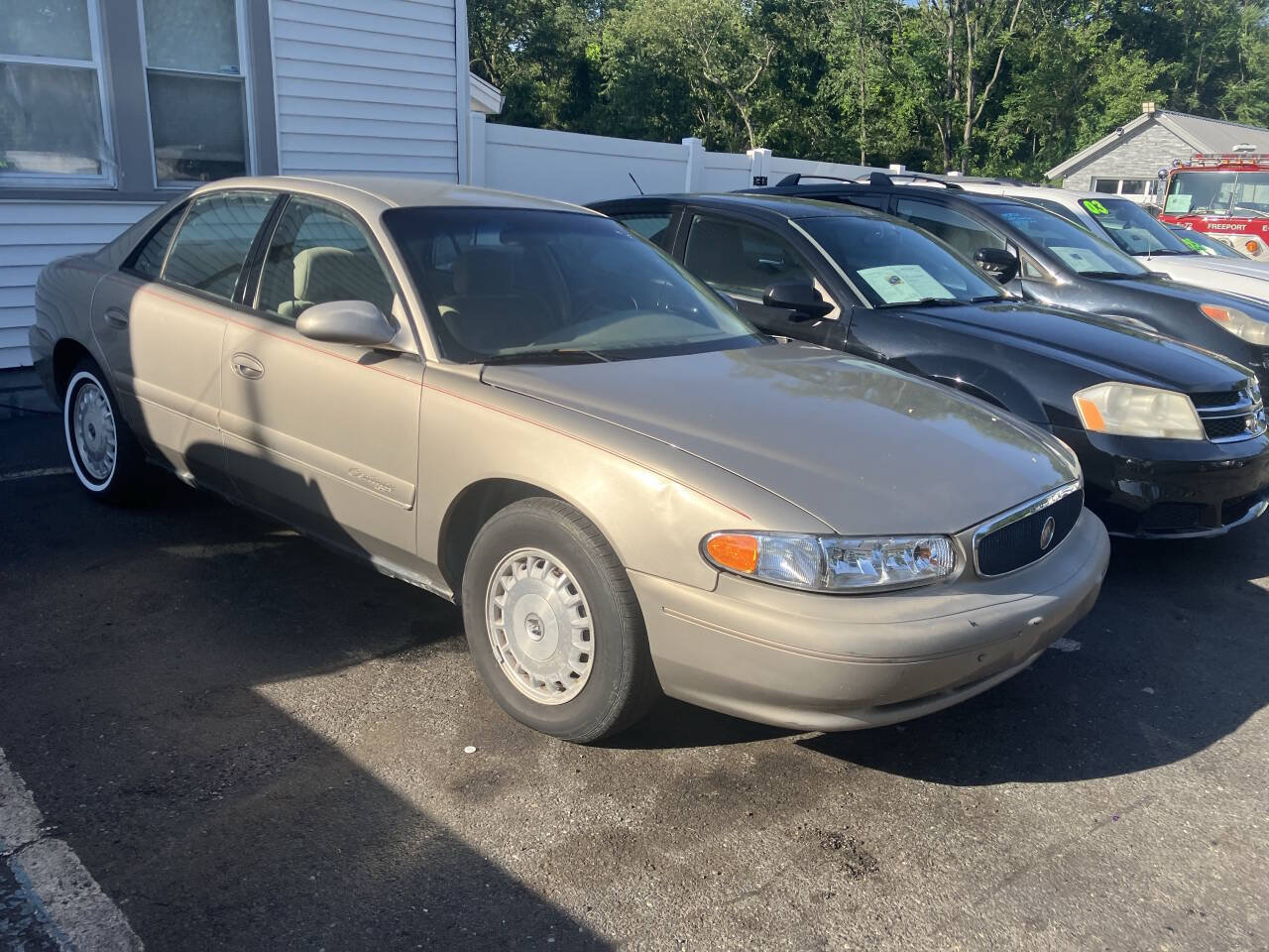 Used 2002 Buick Century Custom w/ Special Edition Pkg FWD image 1