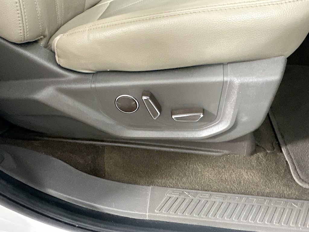 Used 2021 Ford Expedition Max Limited image 24