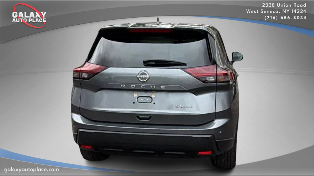Used 2024 Nissan Rogue SV image 6