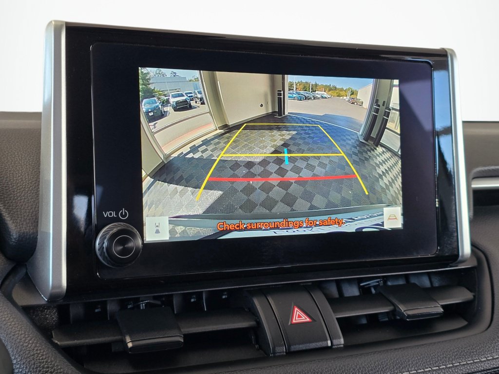 Used 2025 Toyota RAV4 XLE AWD/4WD image 26
