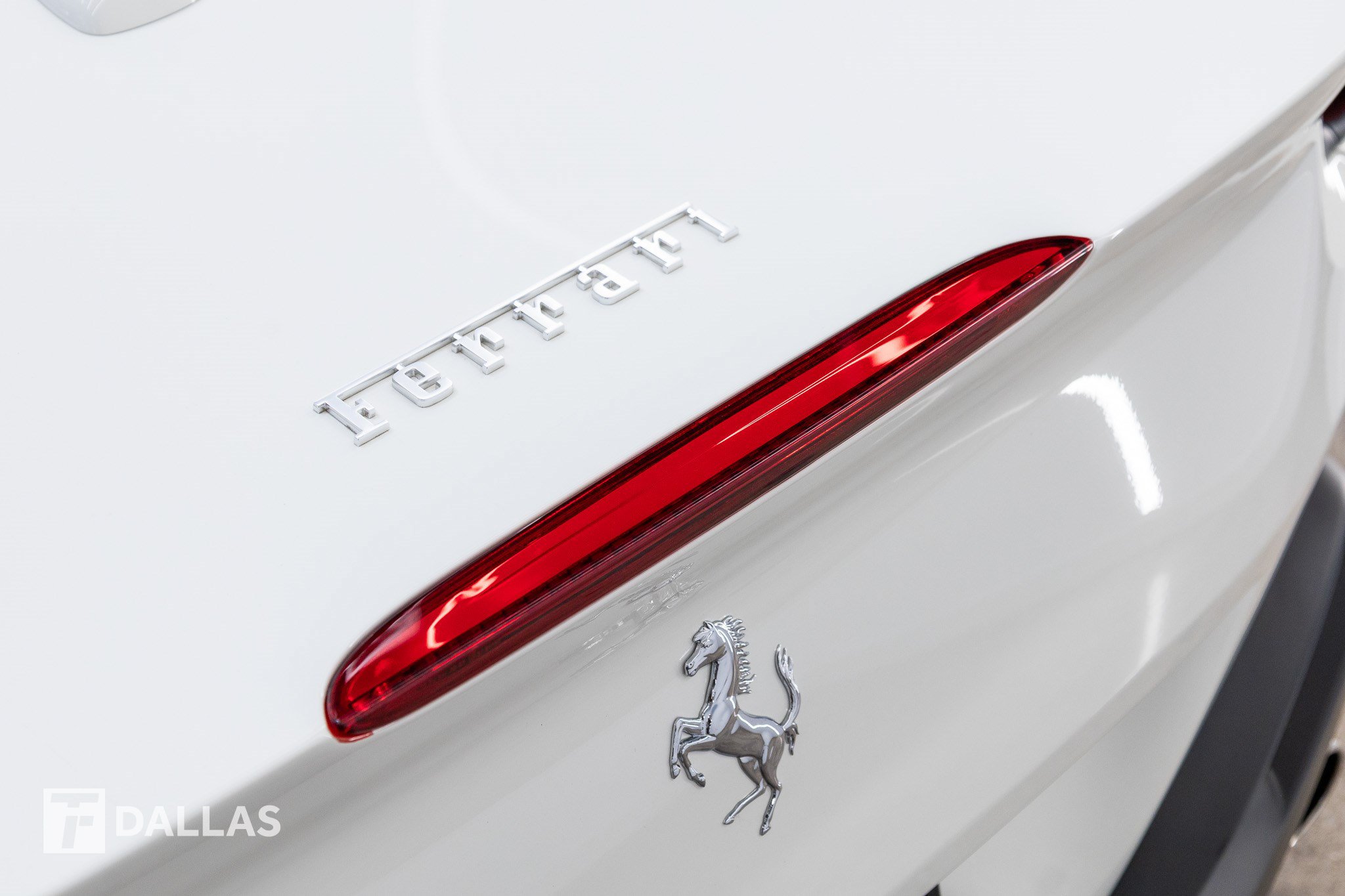 Used 2020 Ferrari Portofino RWD image 12