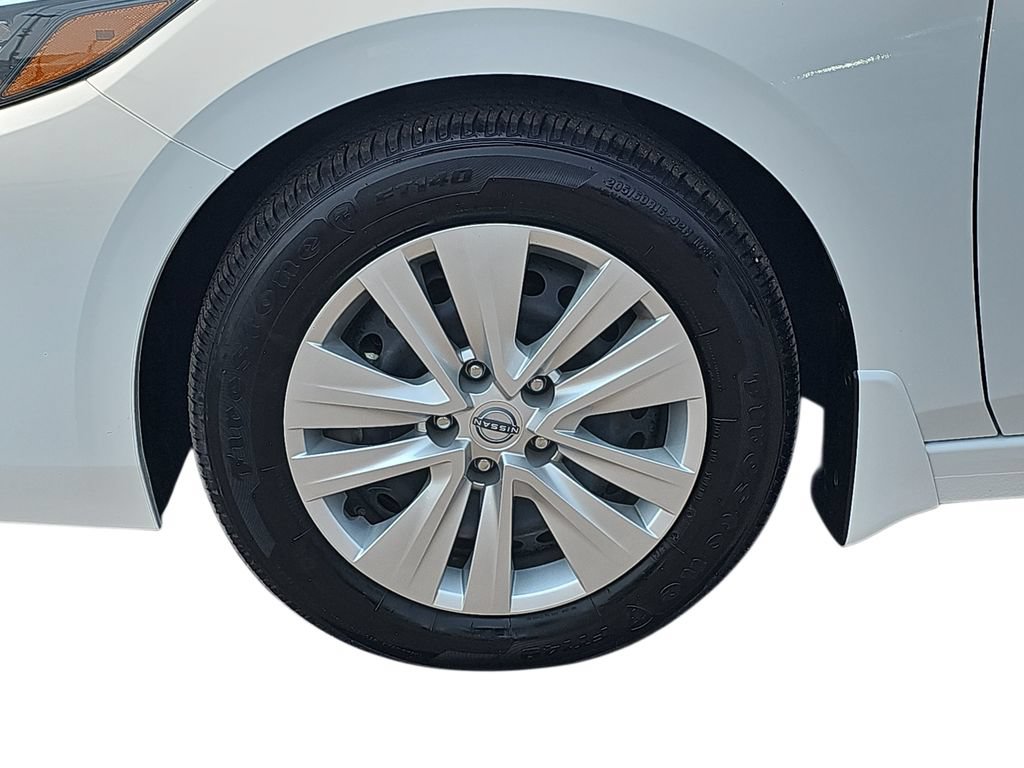 Used 2025 Nissan Sentra S FWD image 29