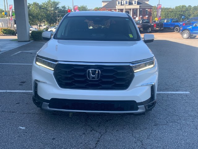 Used 2025 Honda Pilot EX-L image 2