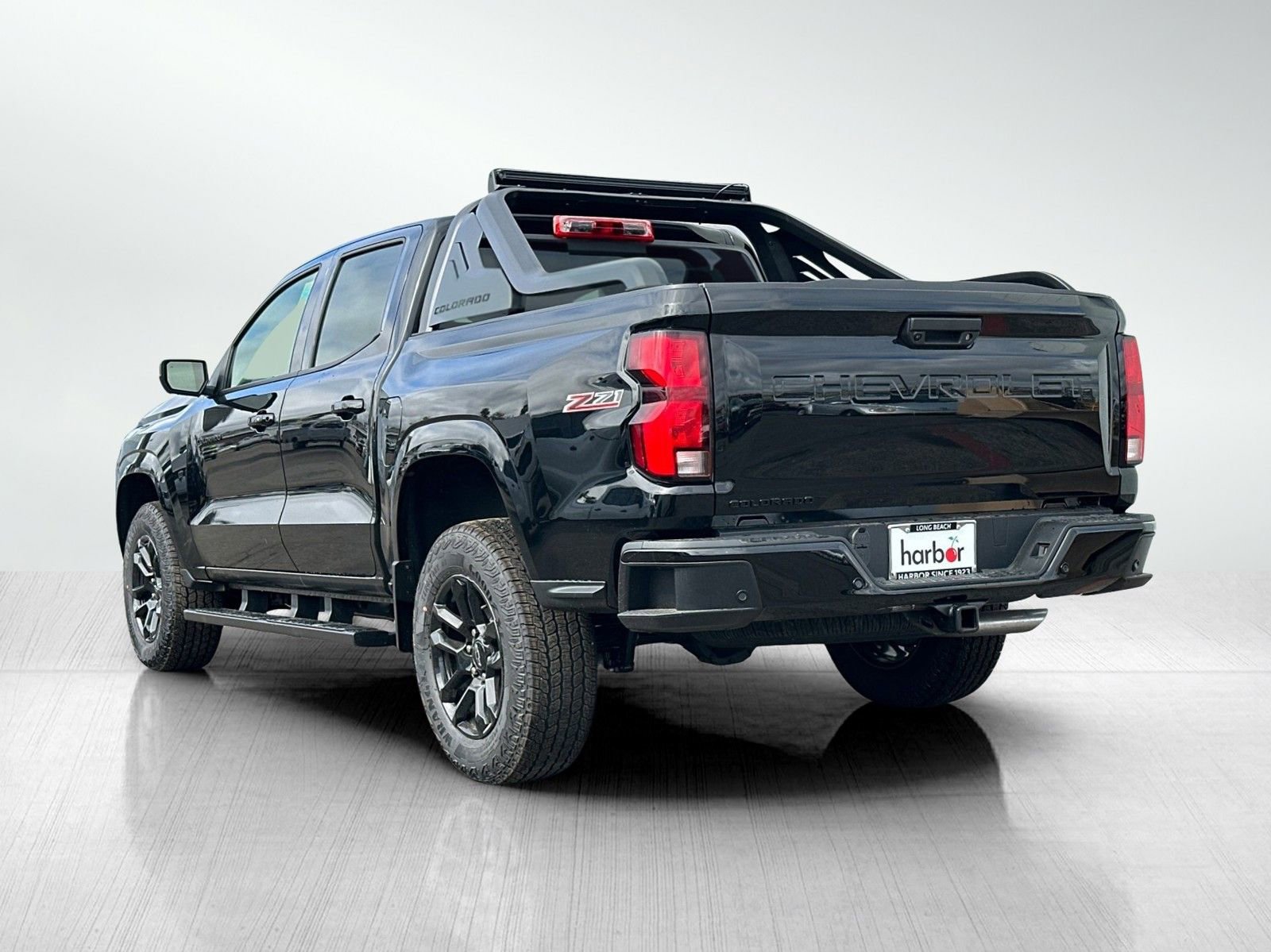 New 2025 Chevrolet Colorado Z71 w/ Midnight Edition AWD/4WD image 6