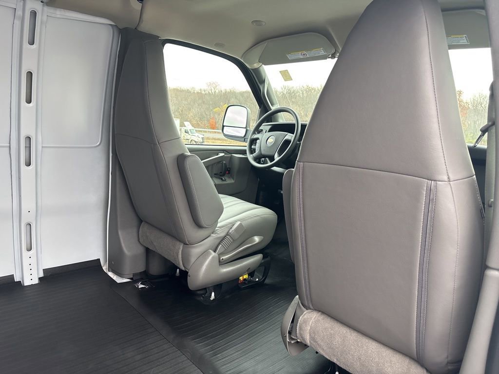 New 2025 Chevrolet Express 2500 w/ Driver Convenience Package image 36