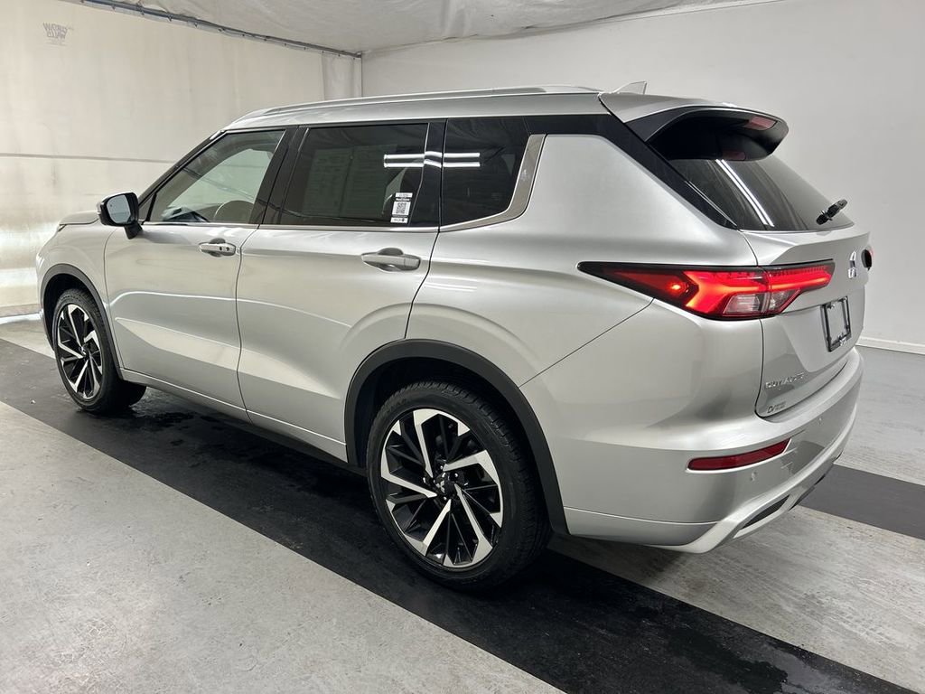 Used 2022 Mitsubishi Outlander SEL AWD/4WD image 7