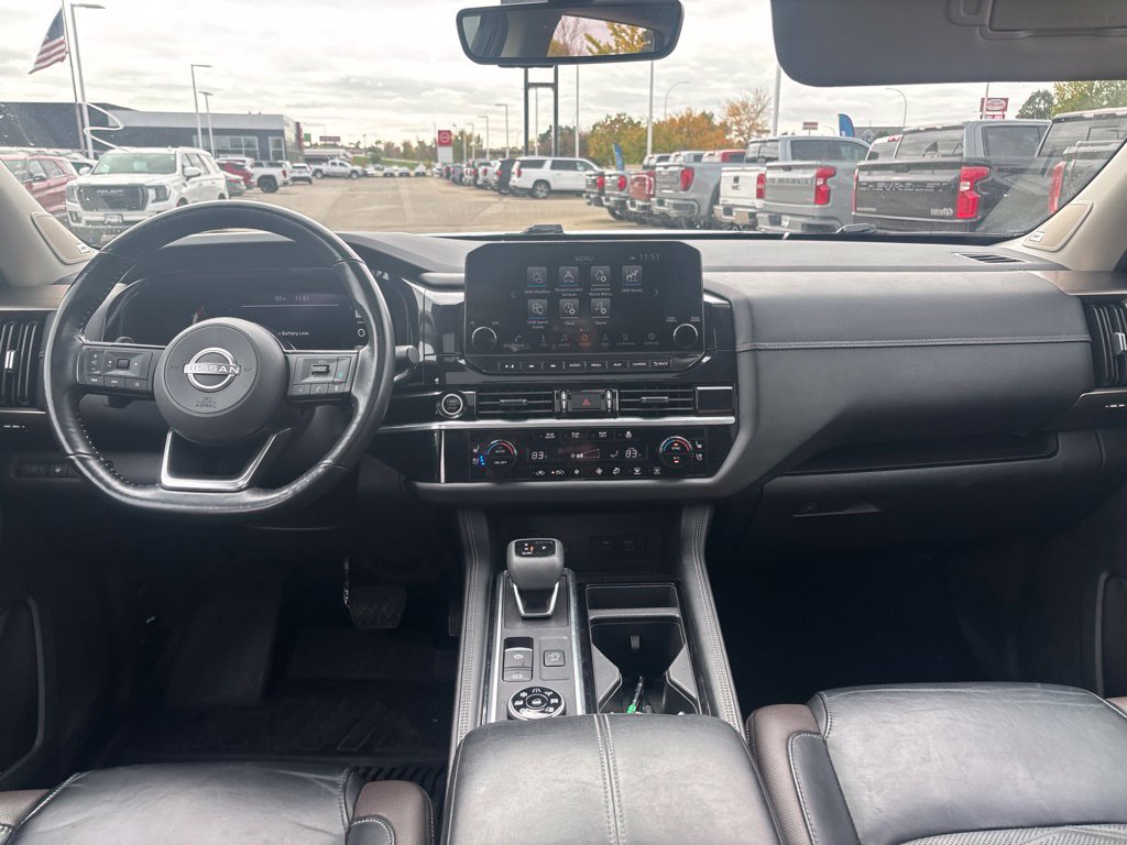 Used 2023 Nissan Pathfinder Platinum AWD/4WD image 9