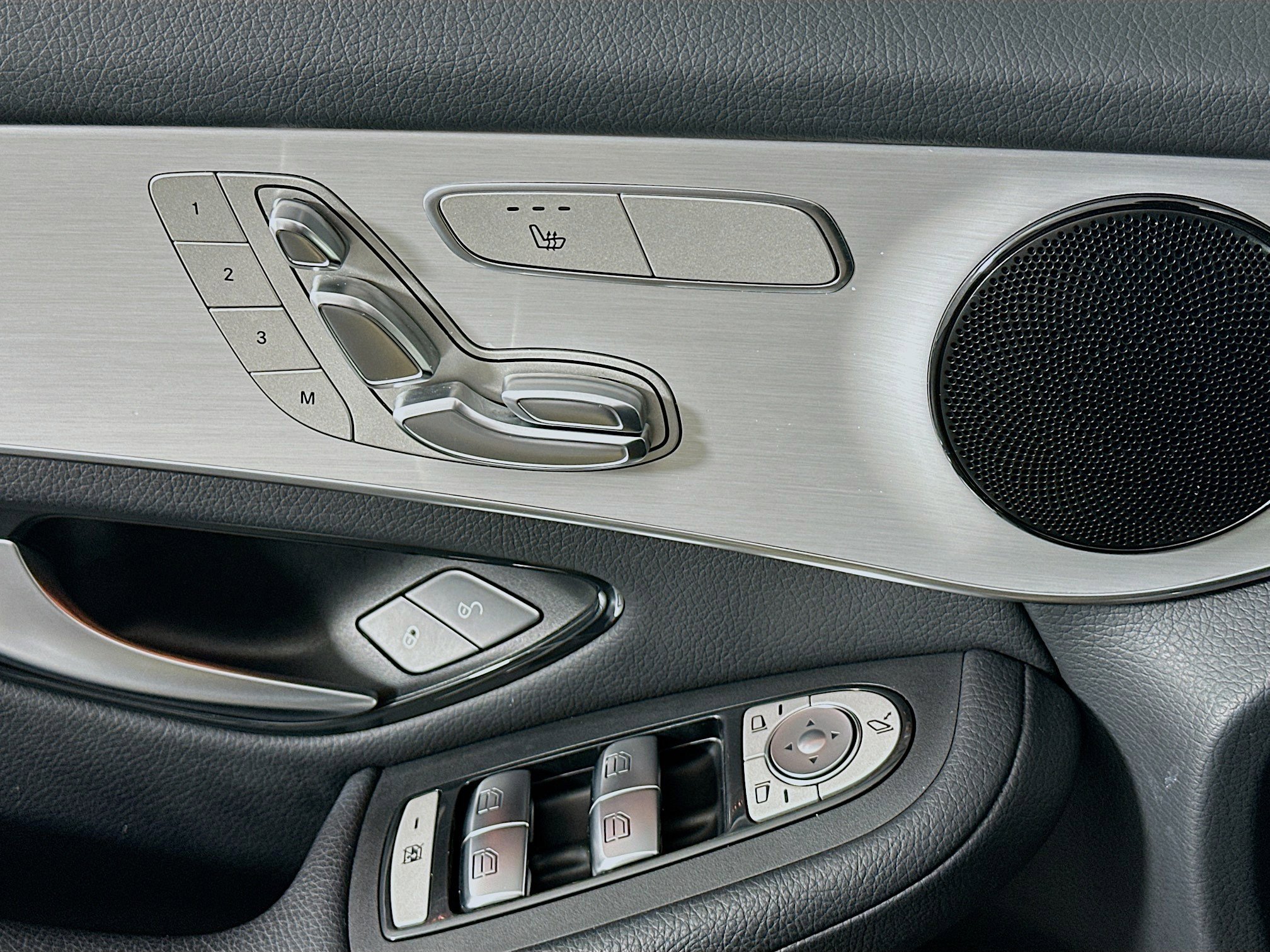 Used 2022 Mercedes-Benz GLC 300 4MATIC w/ Premium Package Lite image 15