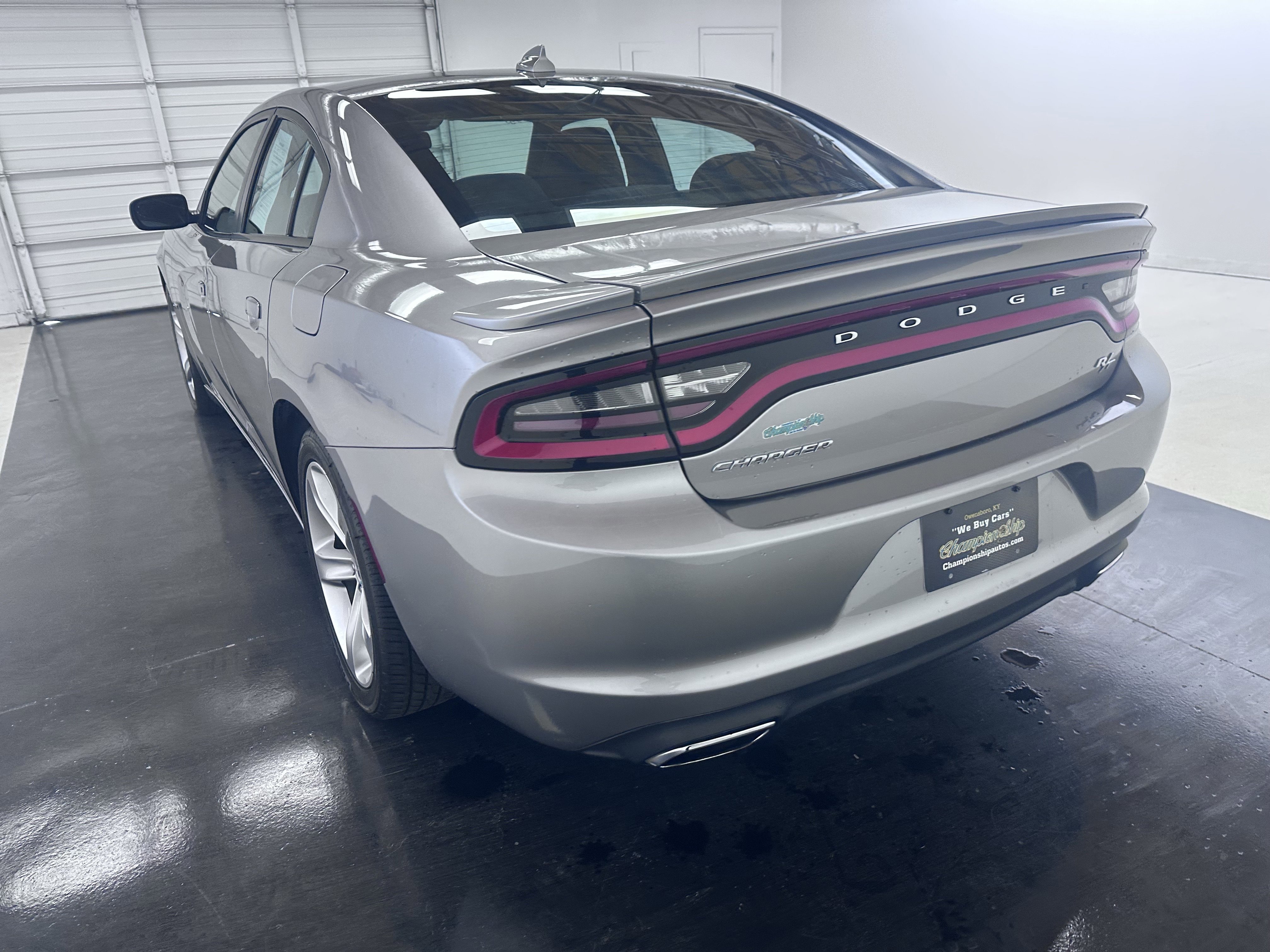 Used 2016 Dodge Charger R/T RWD image 11