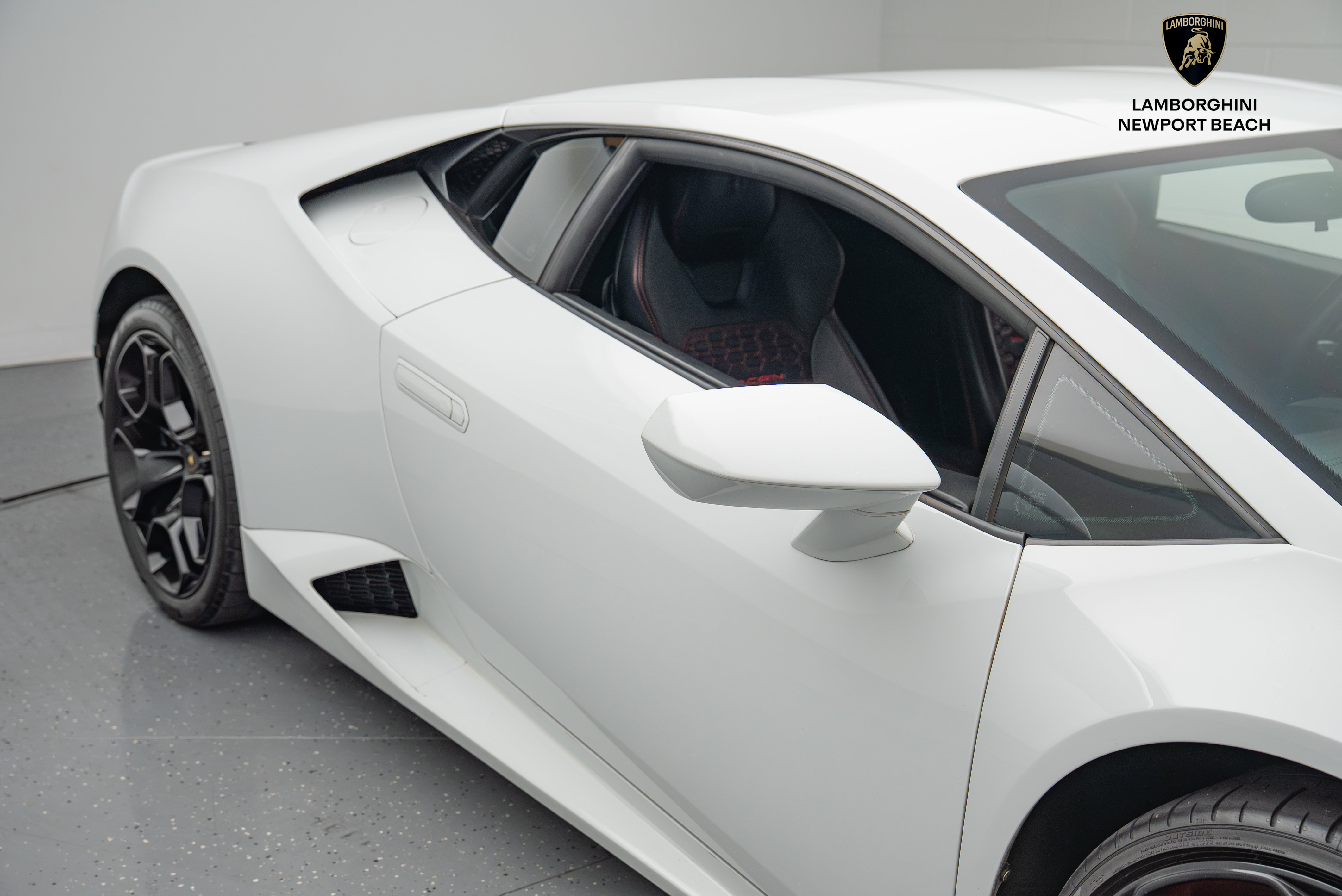 Used 2017 Lamborghini Huracan LP 580-2 image 4