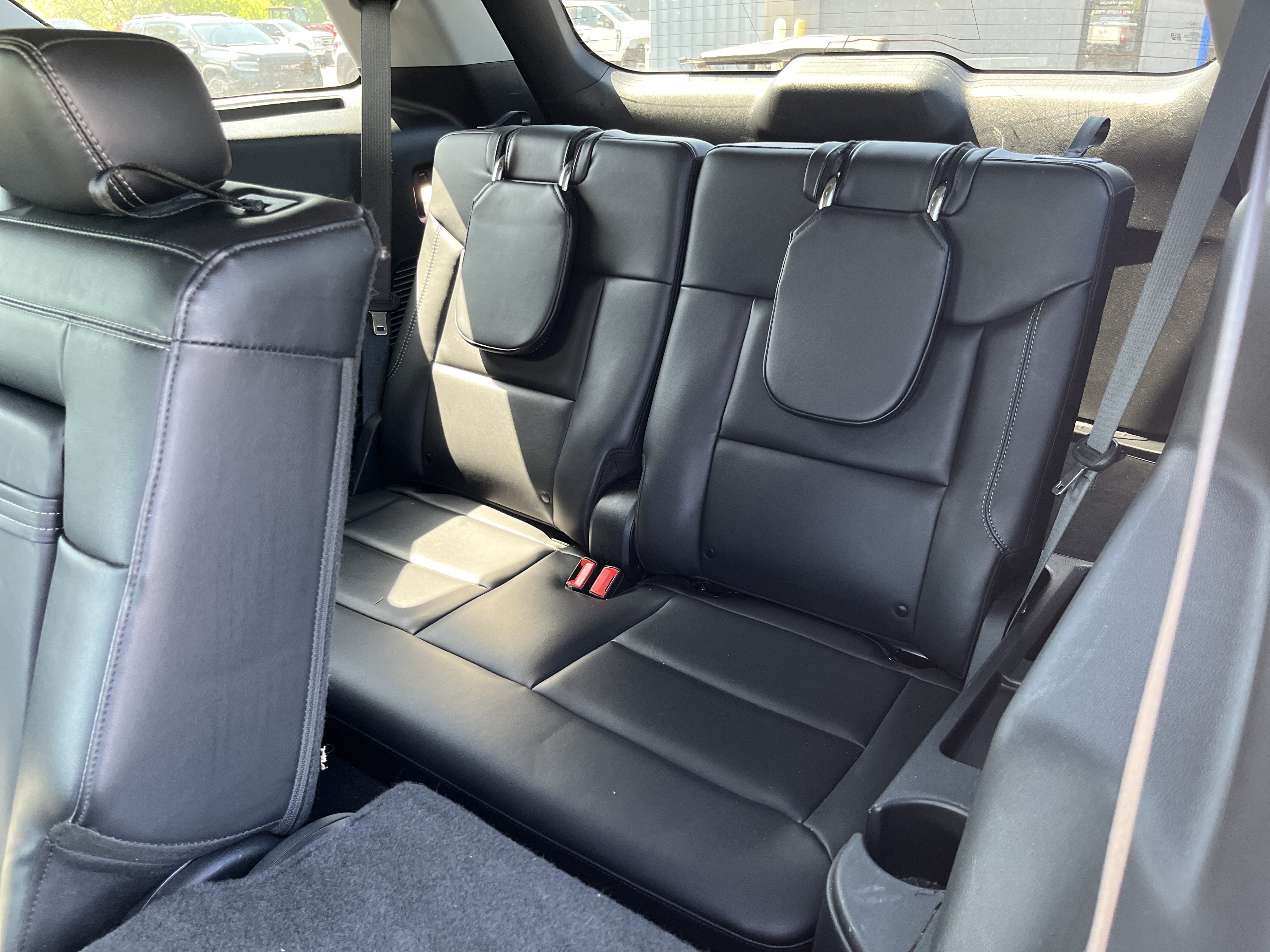 Used 2023 Ford Explorer XLT AWD/4WD image 34