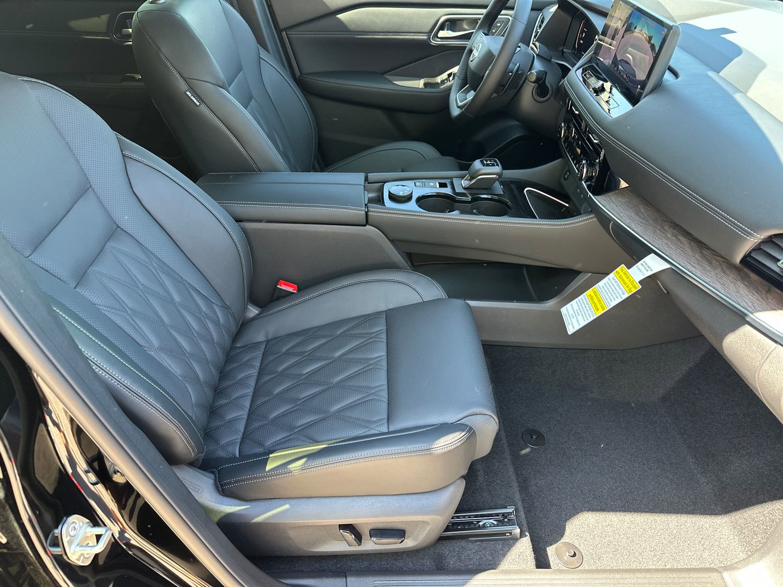 New 2026 Nissan Rogue Platinum w/ Tech Package image 10