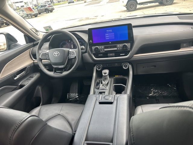 Used 2025 Toyota Grand Highlander AWD Hybrid image 19