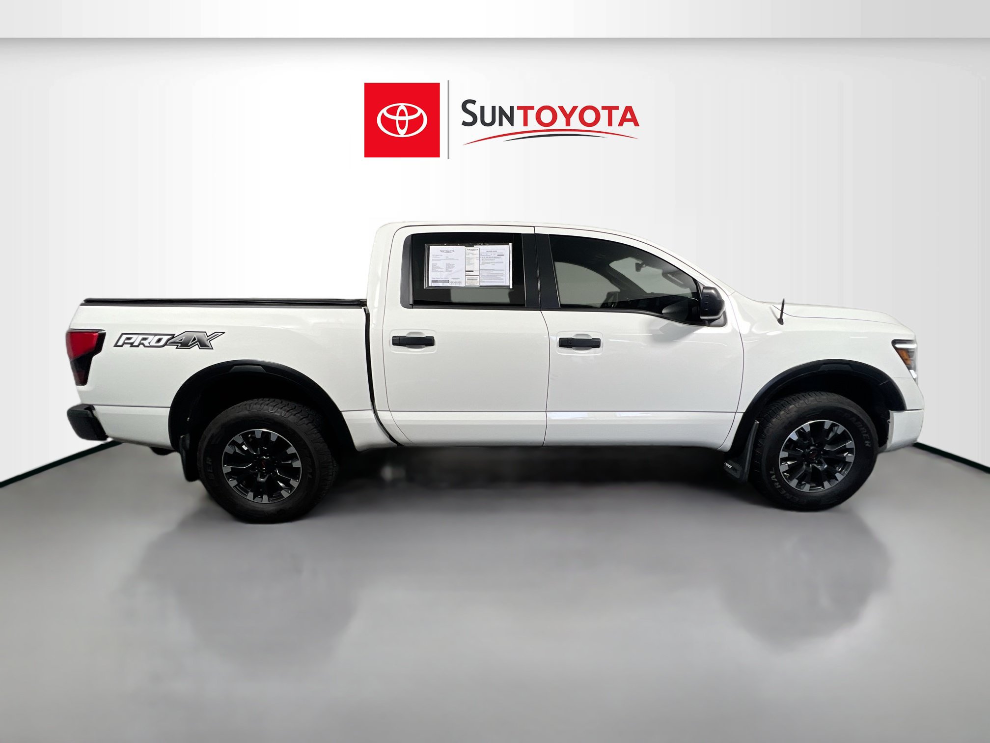 Used 2021 Nissan Titan PRO-4X w/ Pro-4x Utility Package AWD/4WD image 10