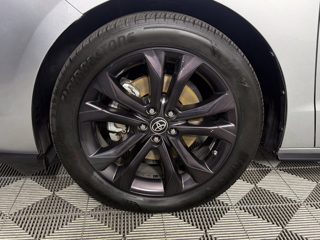 Used 2022 Toyota Sienna XSE w/ XSE Plus Package FWD image 12