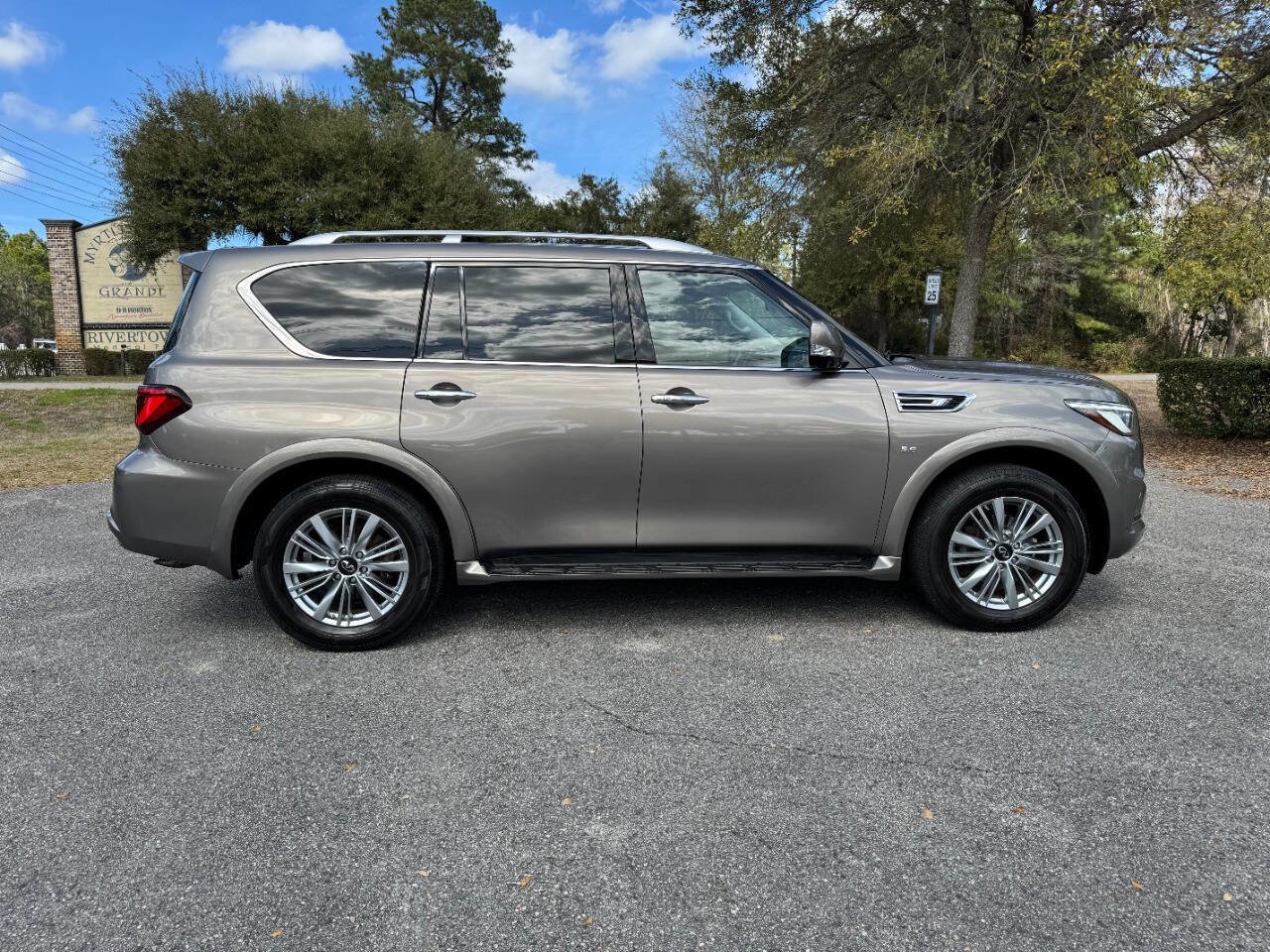 Used 2019 INFINITI QX80 Luxe image 7