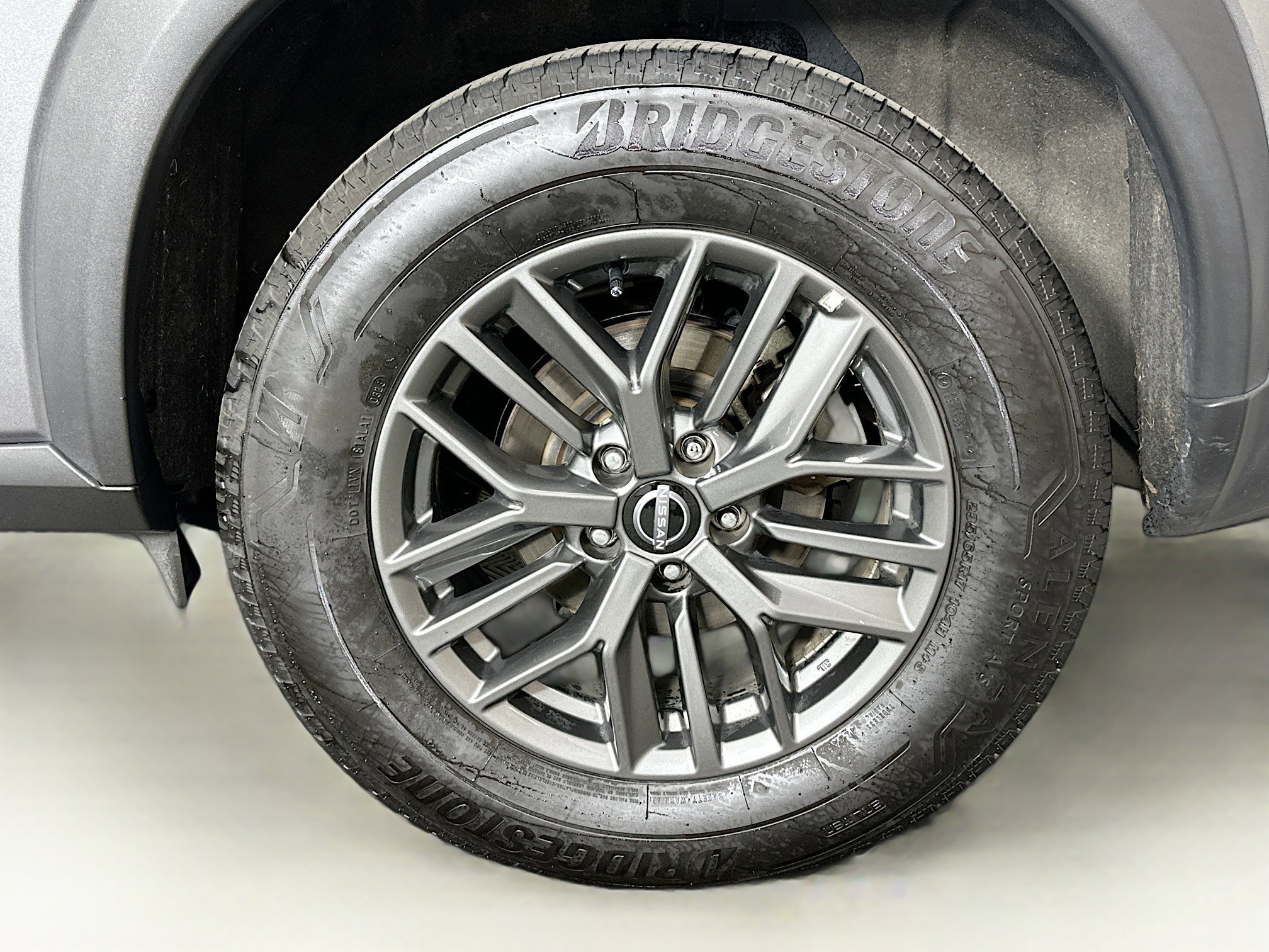 Used 2023 Nissan Rogue S image 11