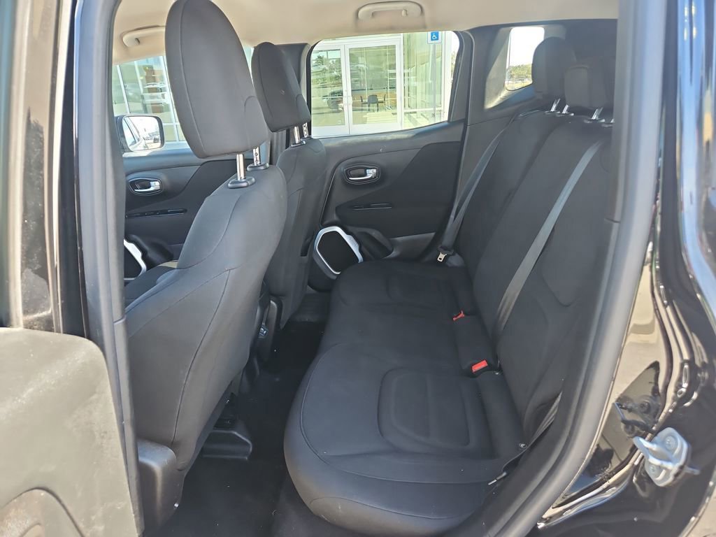 Used 2018 Jeep Renegade Latitude image 27