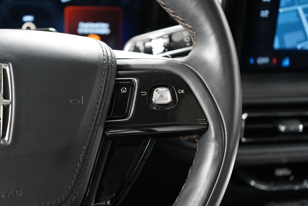 Used 2025 Lincoln Aviator AWD image 18