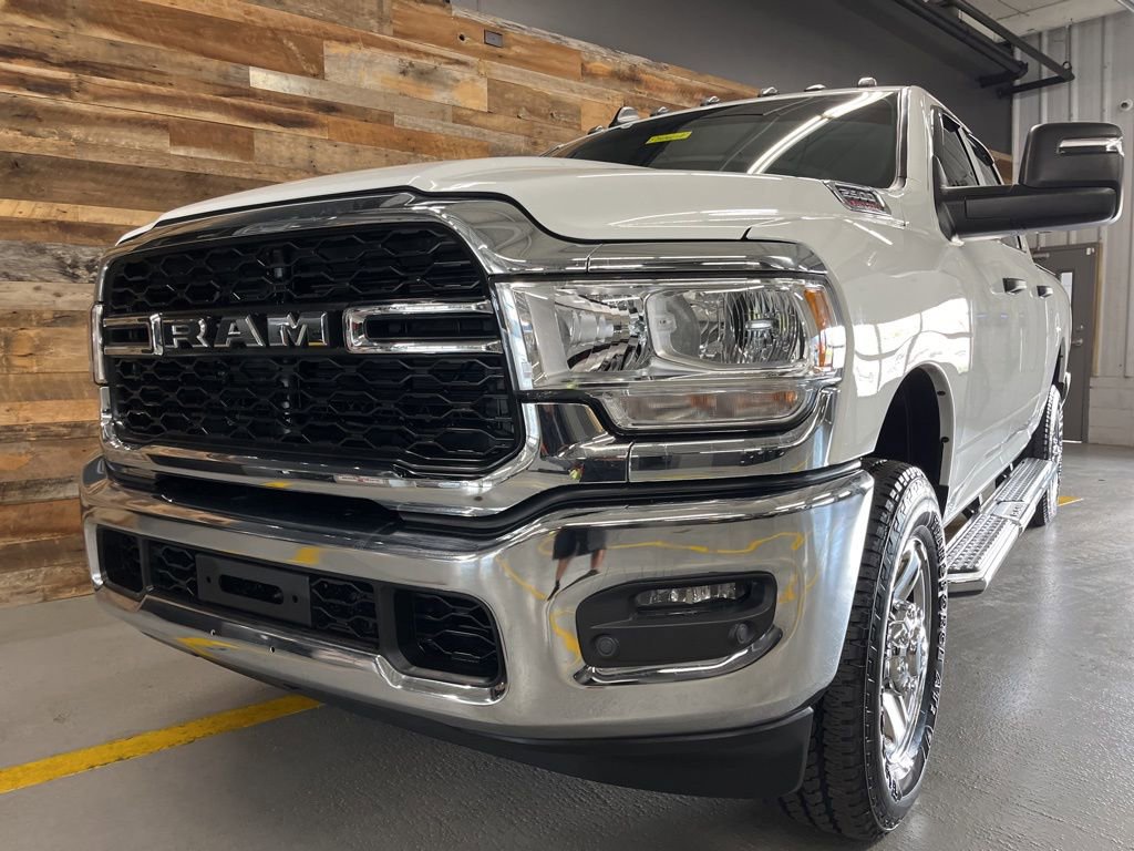 Used 2024 RAM 2500 Tradesman w/ Chrome Appearance Group image 12