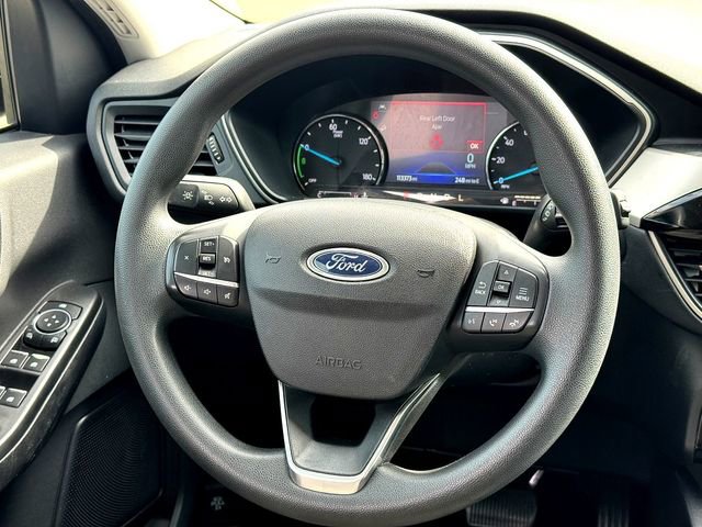 Used 2022 Ford Escape SE w/ SE Sport Appearance Package image 25