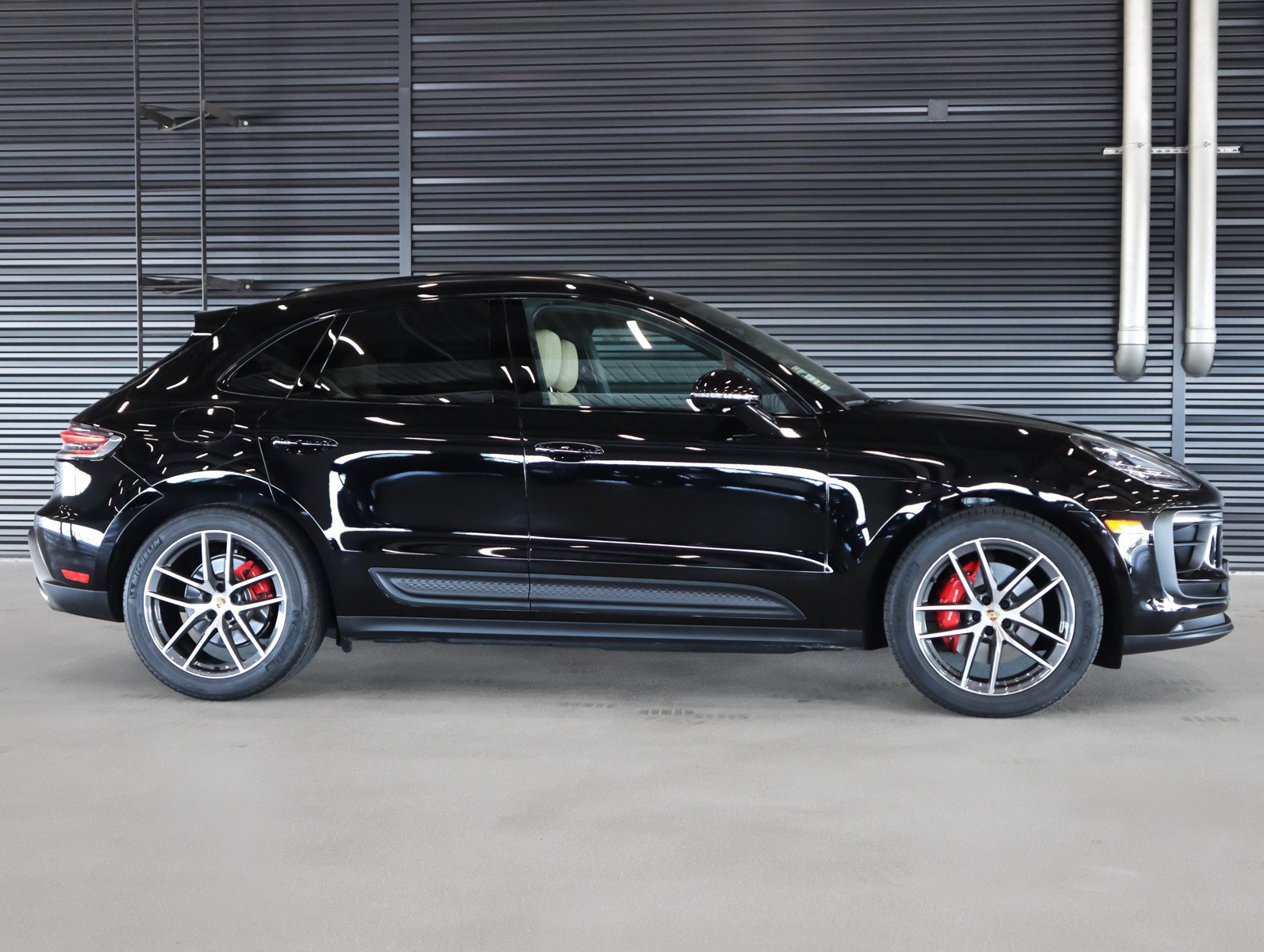 Certified 2026 Porsche Macan S AWD/4WD image 11