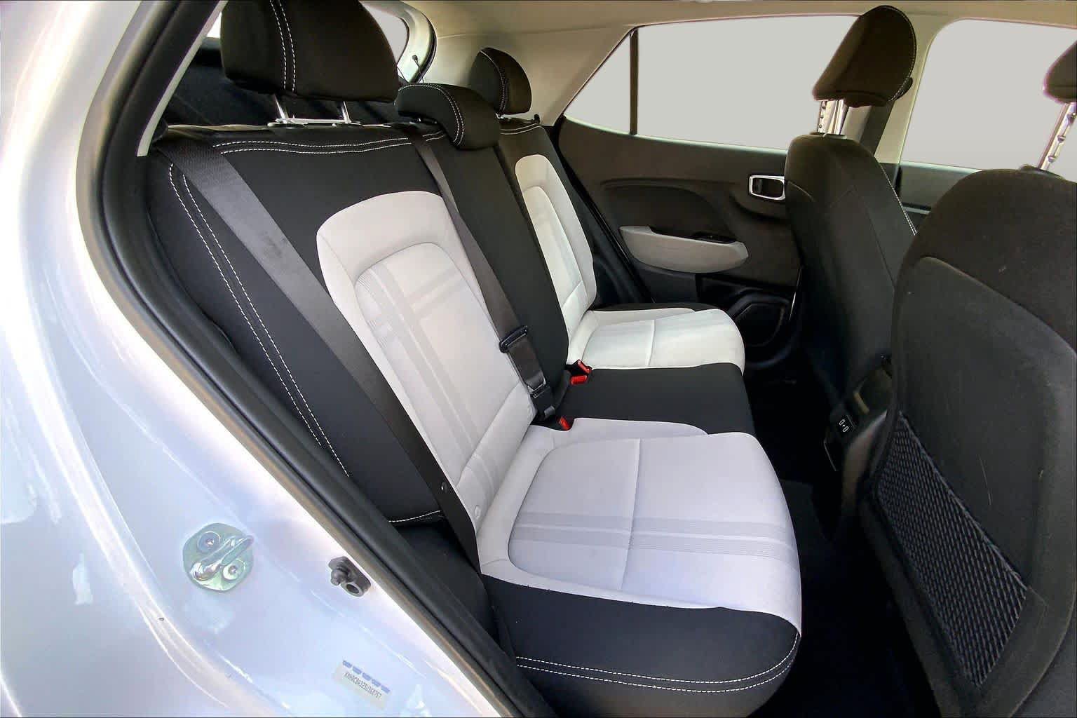 Certified 2025 Hyundai Venue SEL FWD image 19