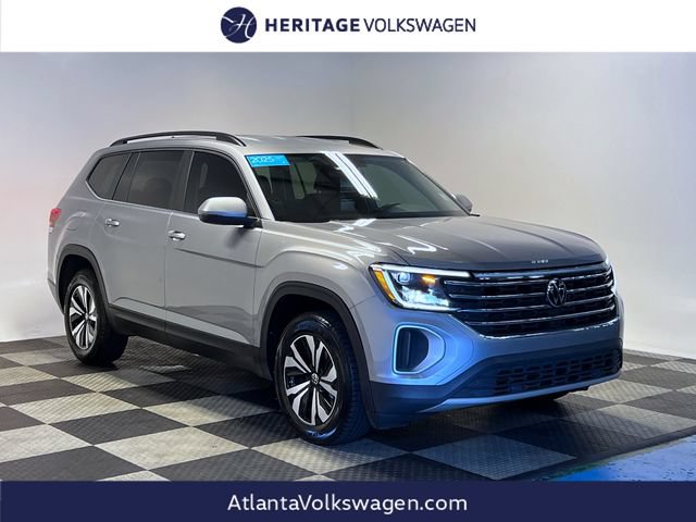 Certified 2025 Volkswagen Atlas SE FWD image 1
