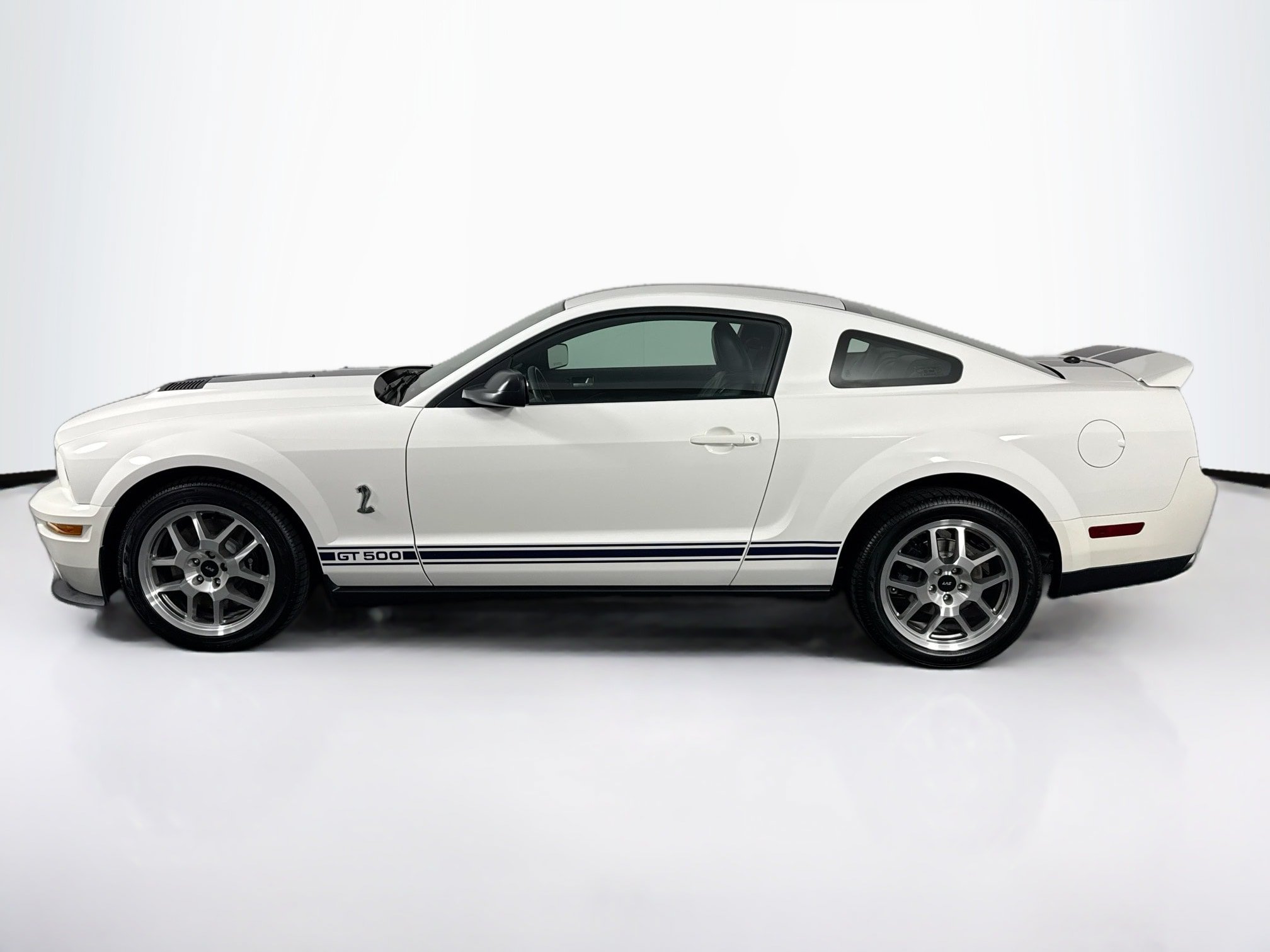 Used 2007 Ford Mustang Shelby GT500 RWD image 9