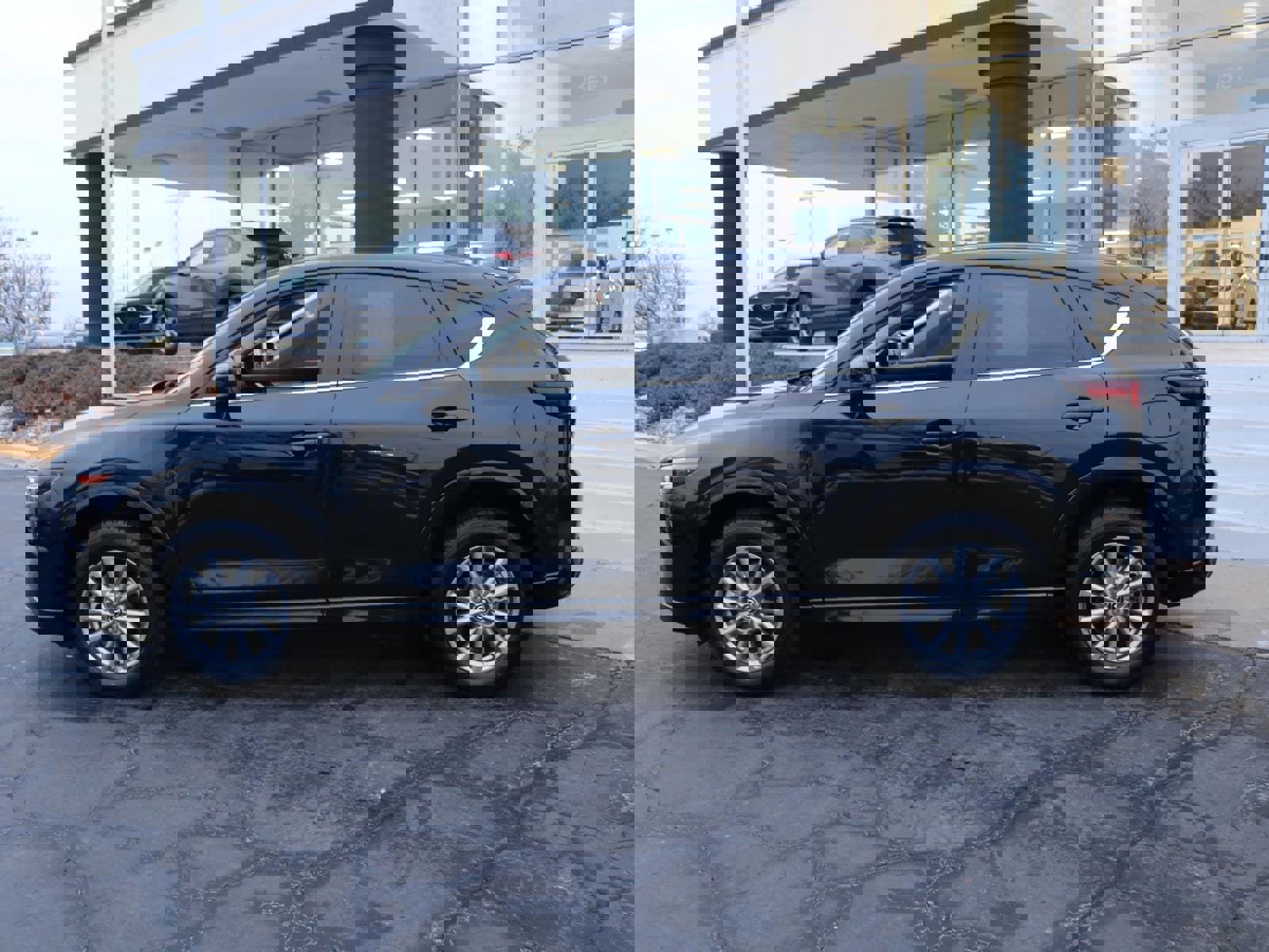 Certified 2025 MAZDA CX-5 AWD 2.5 S w/ Select Package image 2