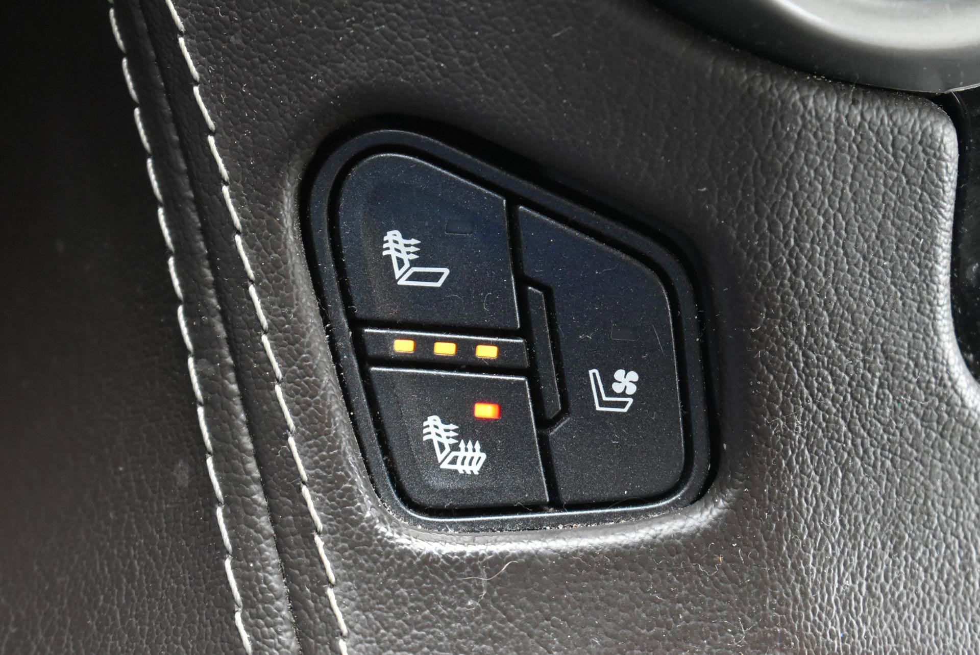 Used 2017 Chevrolet Tahoe Premier AWD/4WD image 31