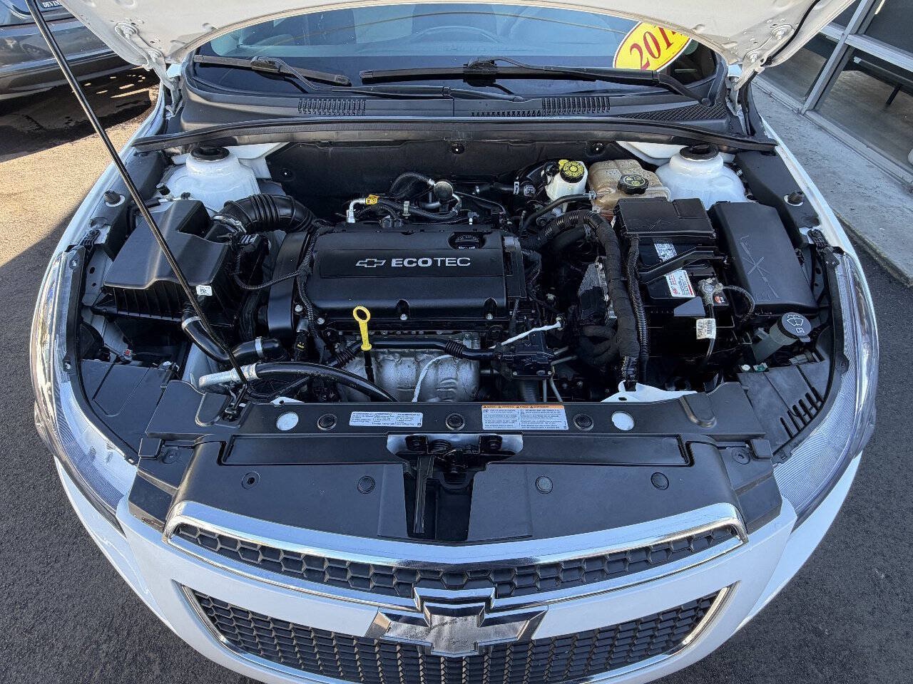 Used 2014 Chevrolet Cruze LS FWD image 16