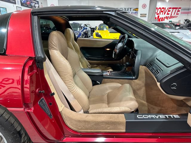 Used 1994 Chevrolet Corvette Coupe RWD image 10