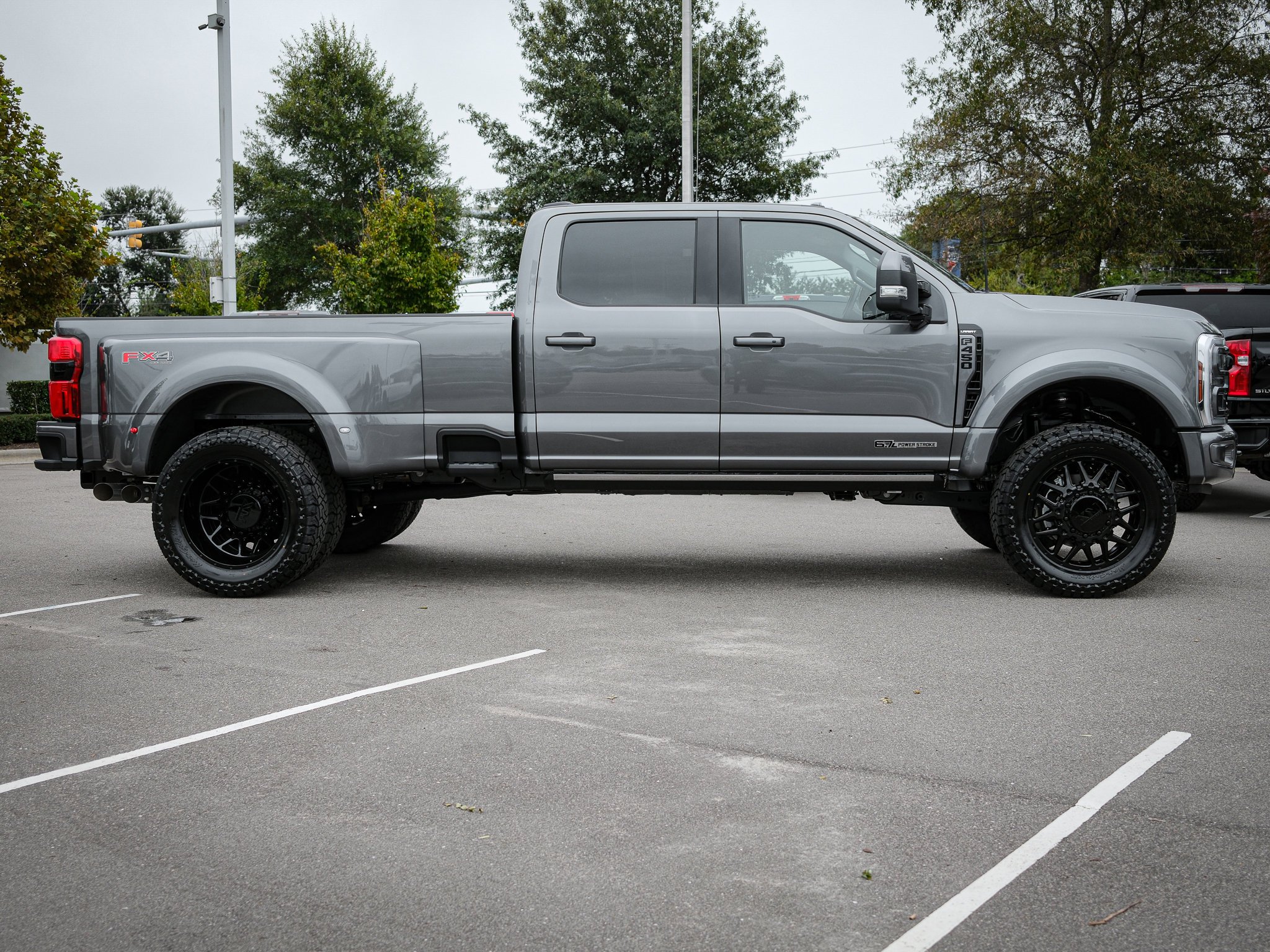 Used 2026 Ford F450 Lariat w/ FX4 Off-Road Package image 11