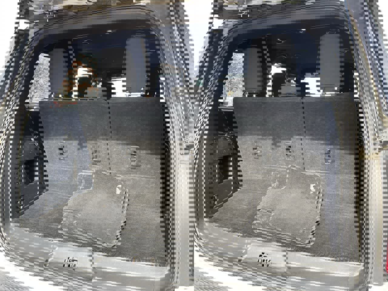 Used 2019 Ford Expedition XLT image 17