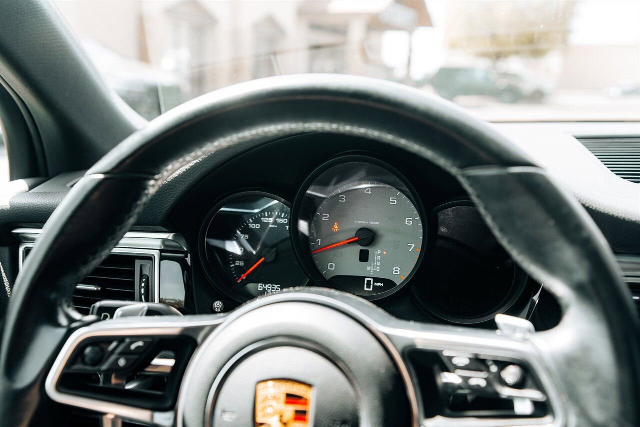 Used 2018 Porsche Macan S image 24