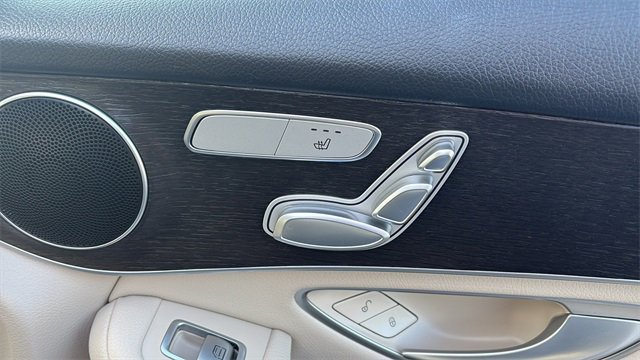 Used 2022 Mercedes-Benz GLC 300 image 34