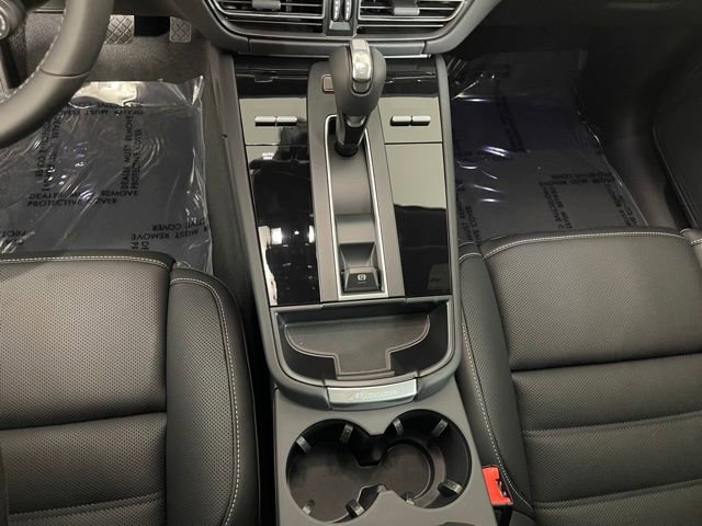 New 2025 Porsche Macan Turbo image 39