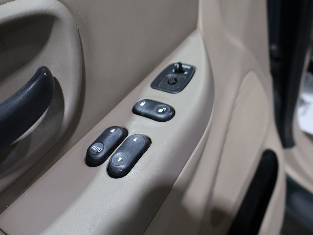 Used 2003 Ford F150 XLT image 17